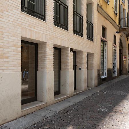 Youhosty - Medici 5 Milan Bagian luar foto